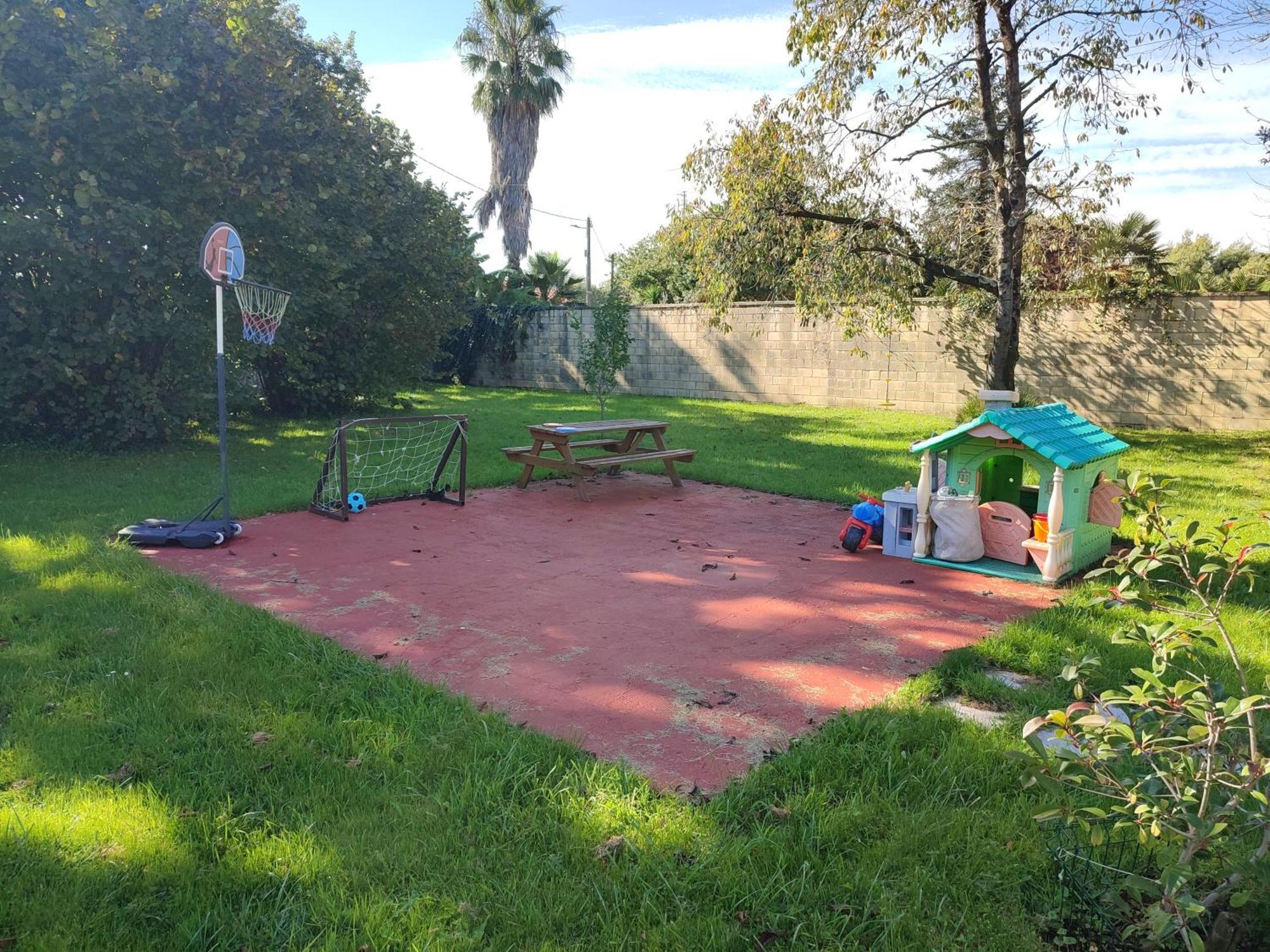 Family House Gijon Villa Ngoại thất bức ảnh