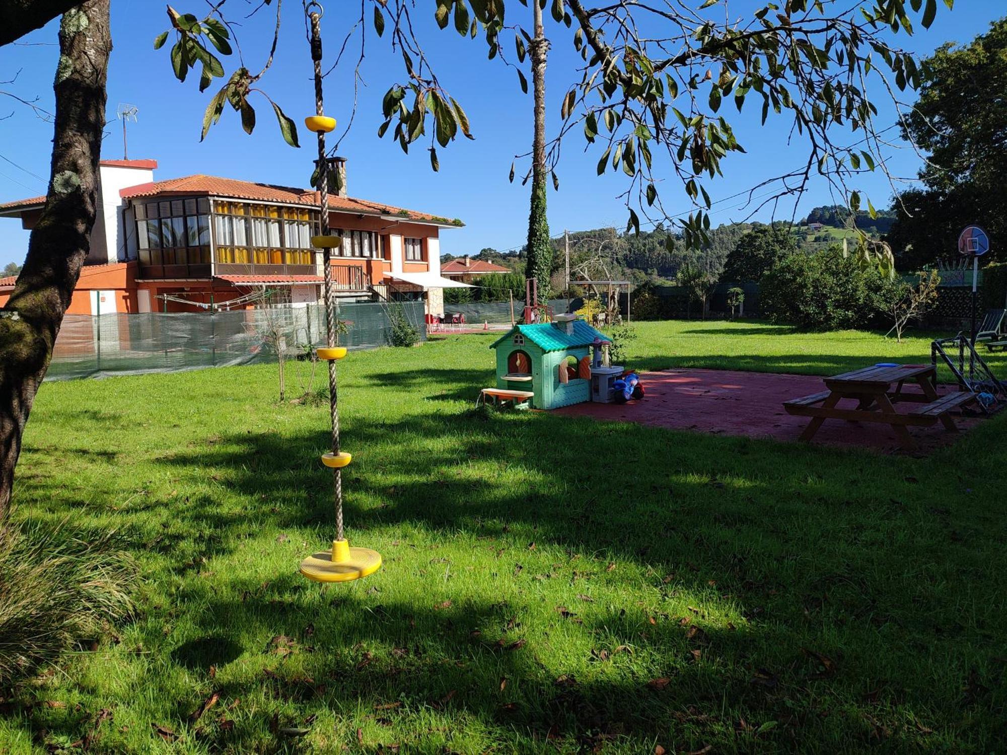 Family House Gijon Villa Ngoại thất bức ảnh