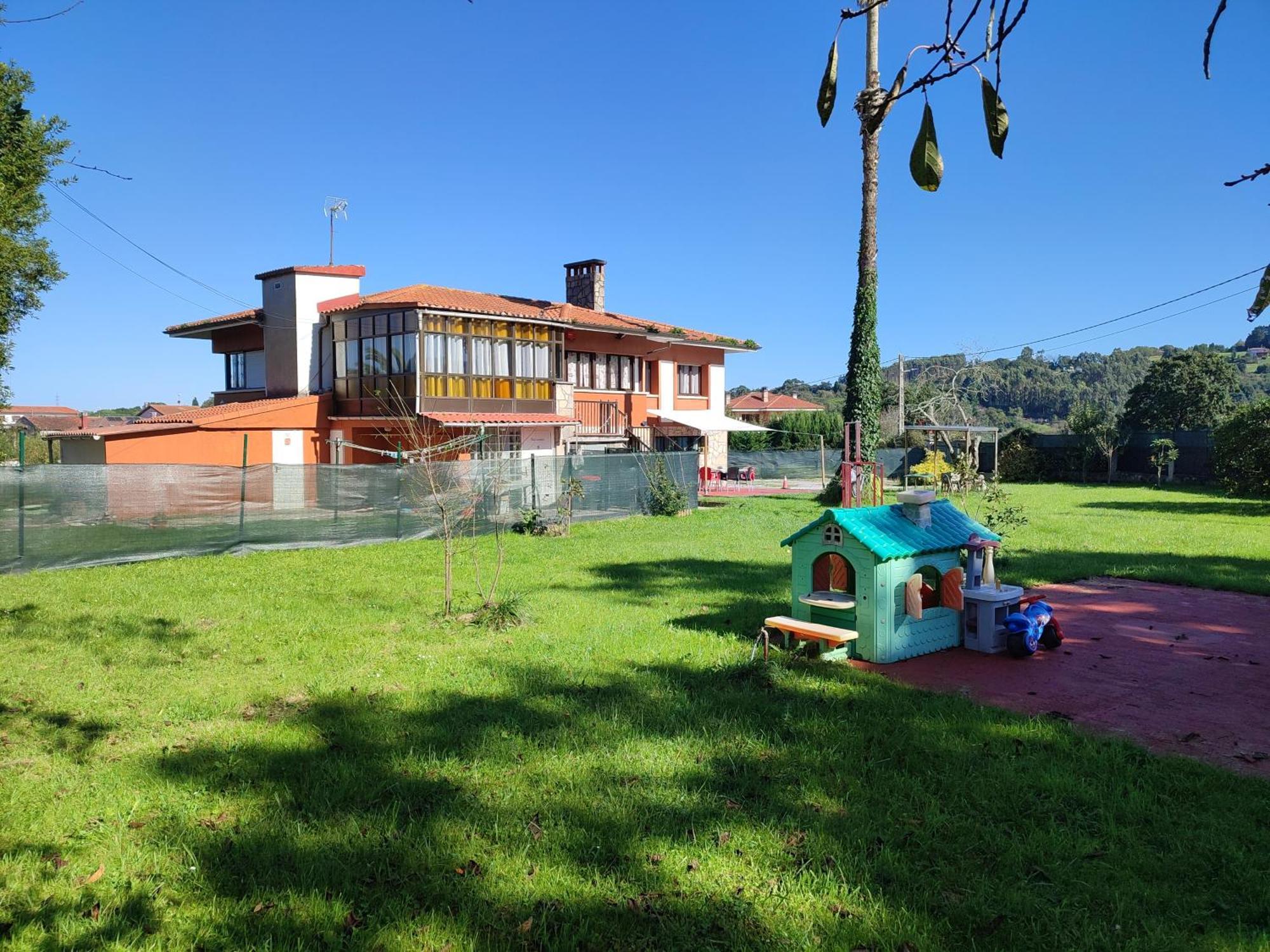Family House Gijon Villa Ngoại thất bức ảnh
